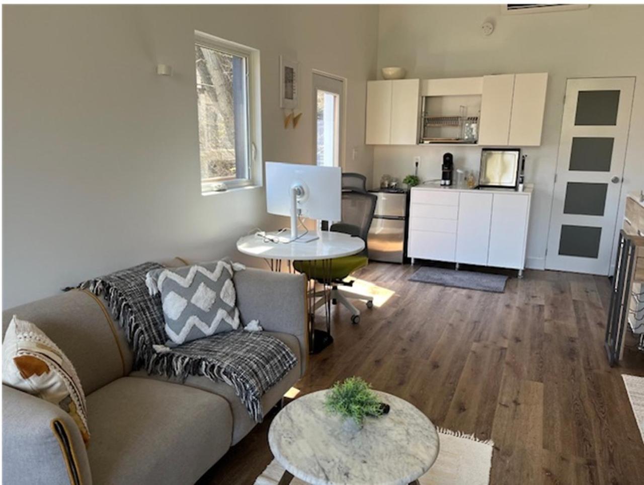 Queen Loft In Nature Toronto Bagian luar foto